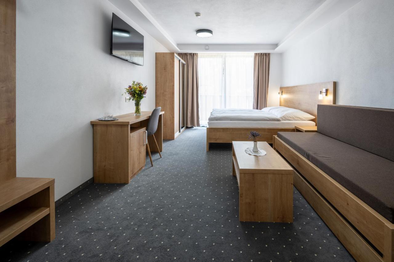 Hotel Berg Liptov Liptovský Mikuláš Exteriér fotografie