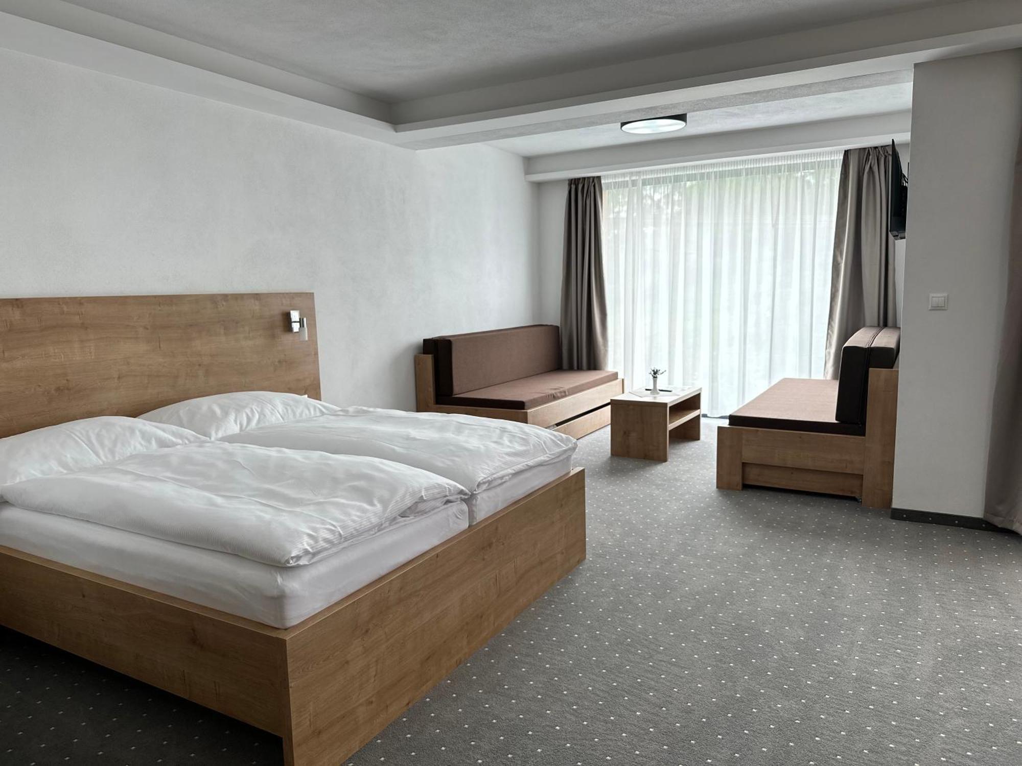 Hotel Berg Liptov Liptovský Mikuláš Exteriér fotografie